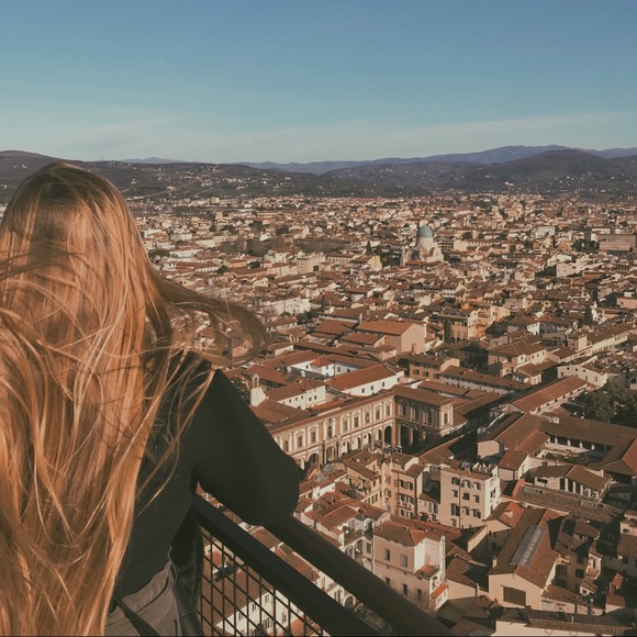 Meet your Posher, Gabby - Picture 7 of 10